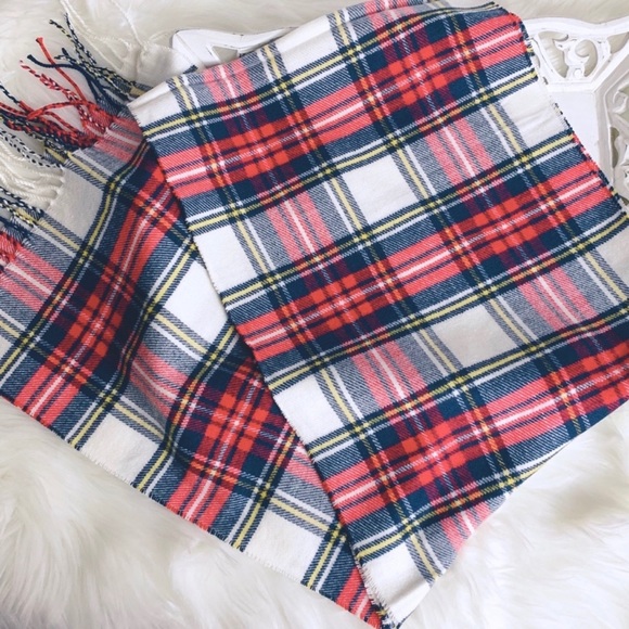 100% Cashmere Red Blue Plaid Scarf - Picture 3 of 7